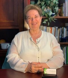 Dr Laura Bloom